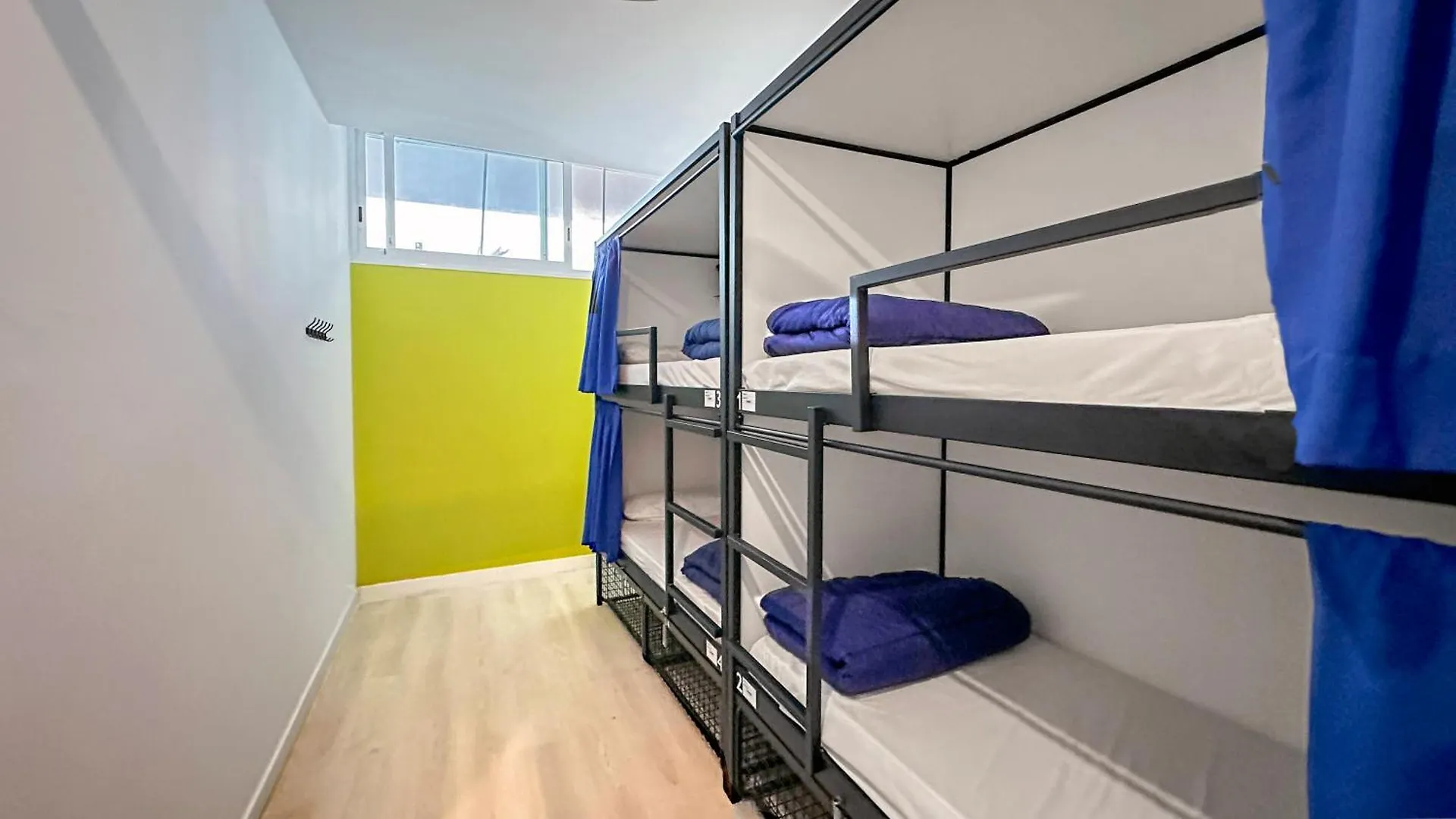 Palma Port Hostel - Albergue Juvenil 0*, Palma de Mallorca Spain